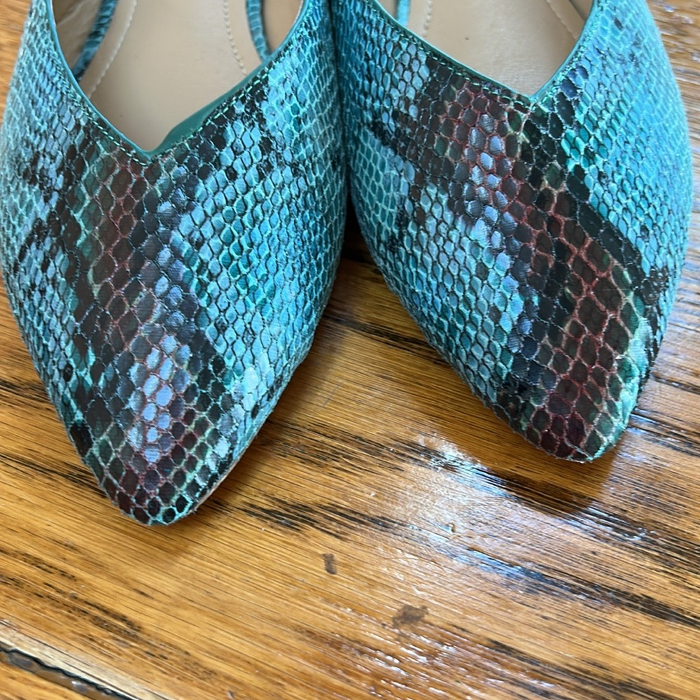 Seven 7 Nelly Flat style turquoise snakeskin ladies pointed toe flats. Size 9. - Picture 3 of 13